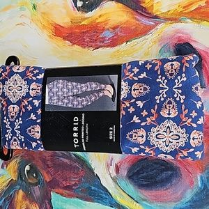 NIP Sz 2 Torrid Leggings